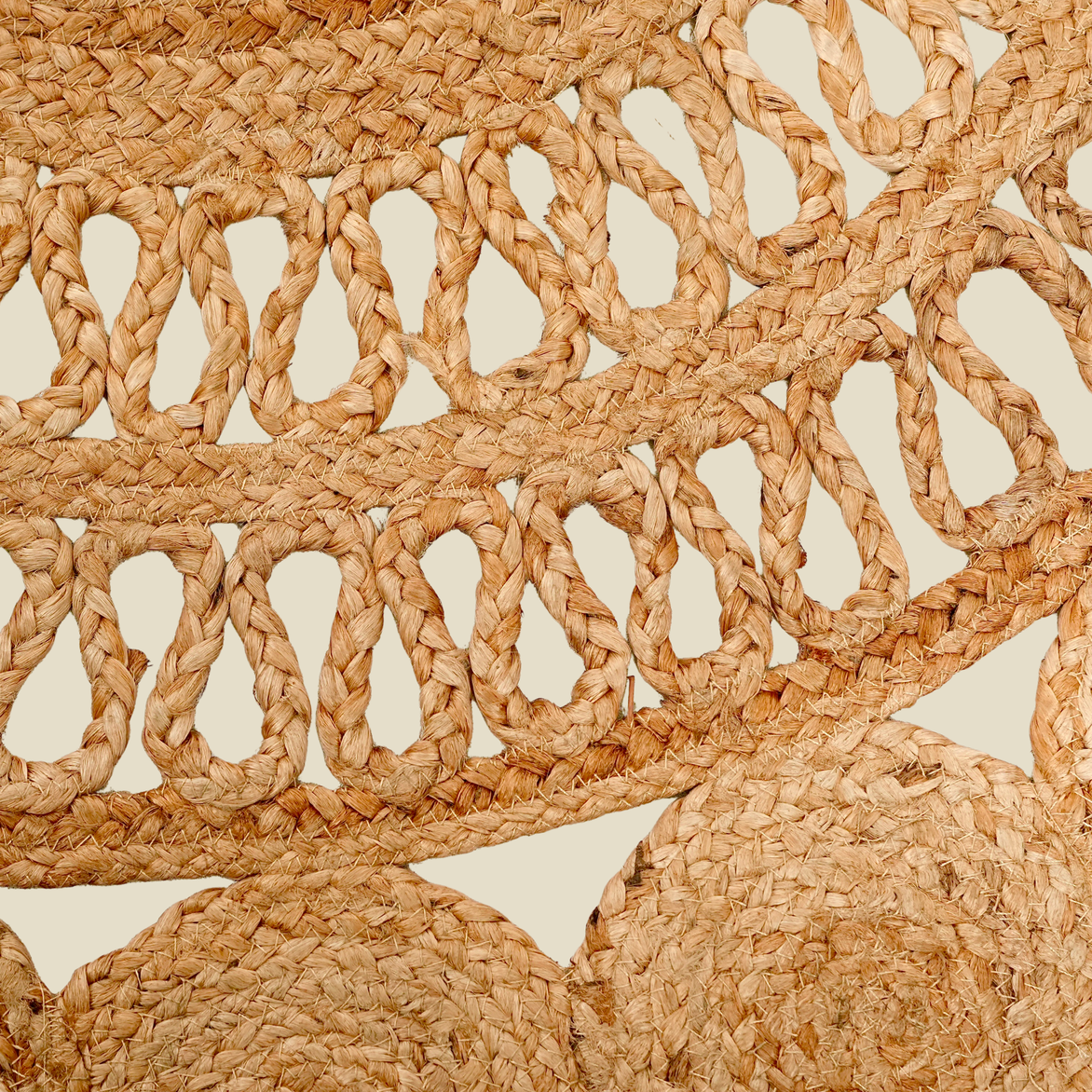 Zarié Aura Handwoven Jute Rug | Sculpted Edge Design